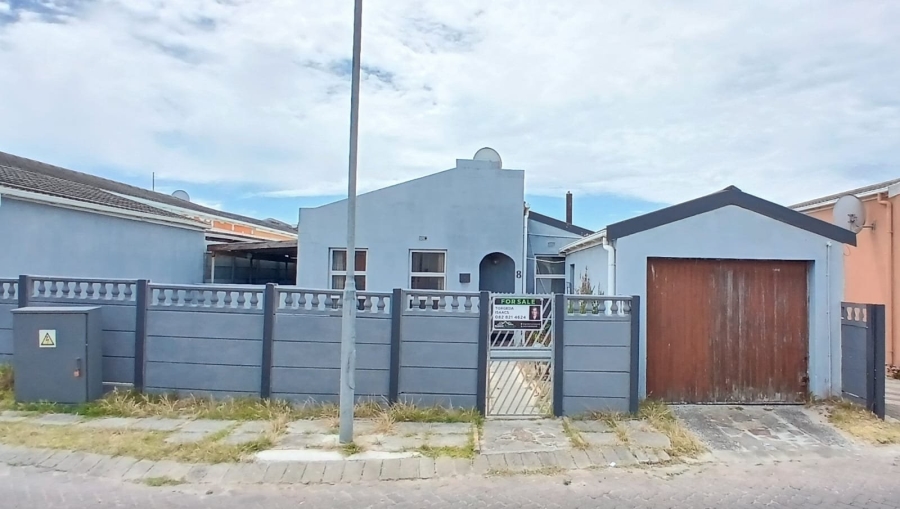 4 Bedroom Property for Sale in Strandfontein Village Western Cape